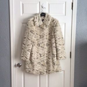 💥💥 DENNIS BASSO💥💥.           FAUX FUR COAT